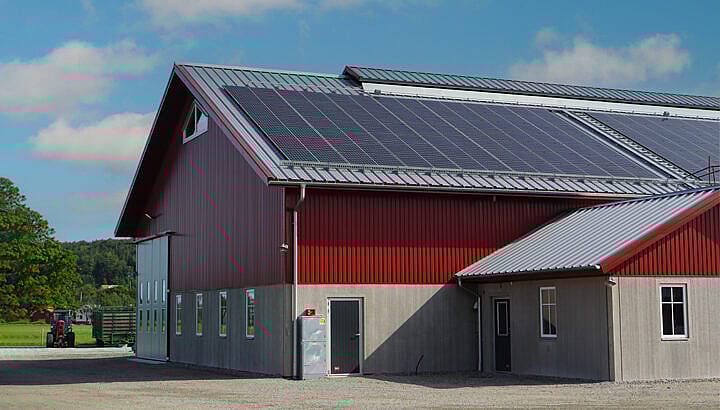 Solceller för lantbrukshallar