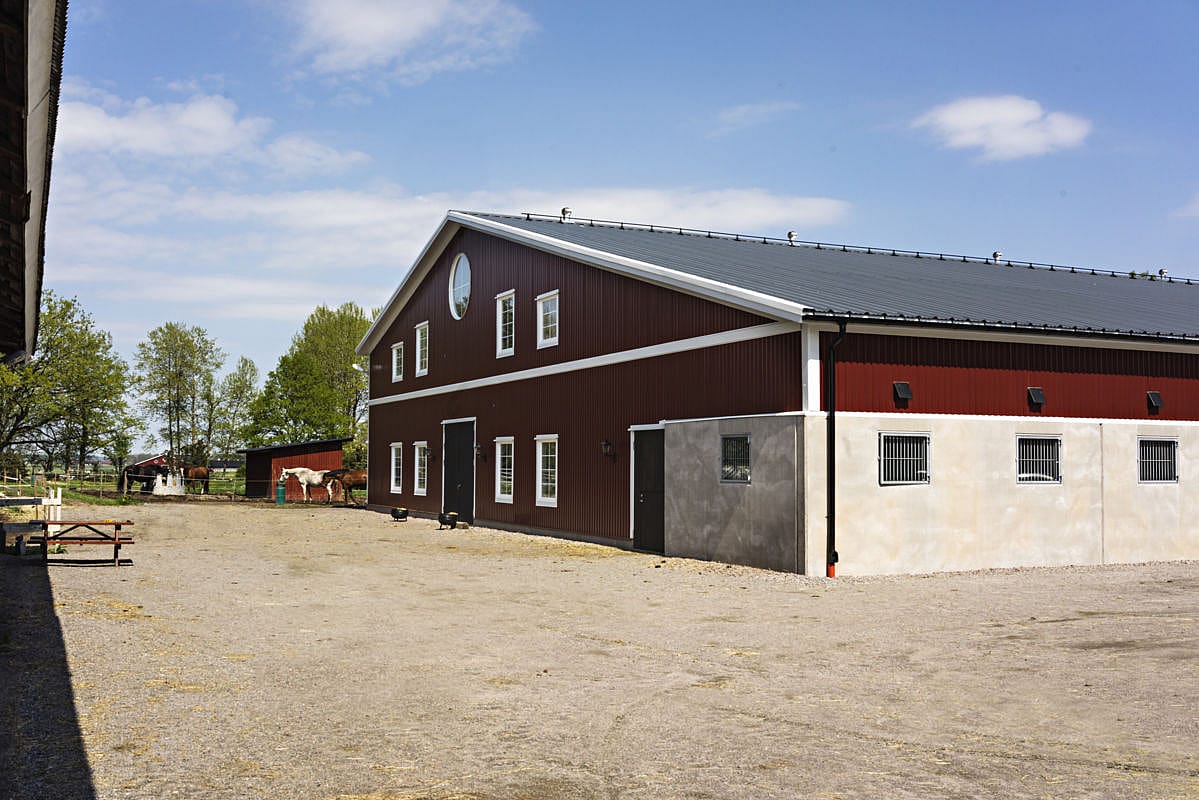 Ridhus med stall, Mariestad | BORGA