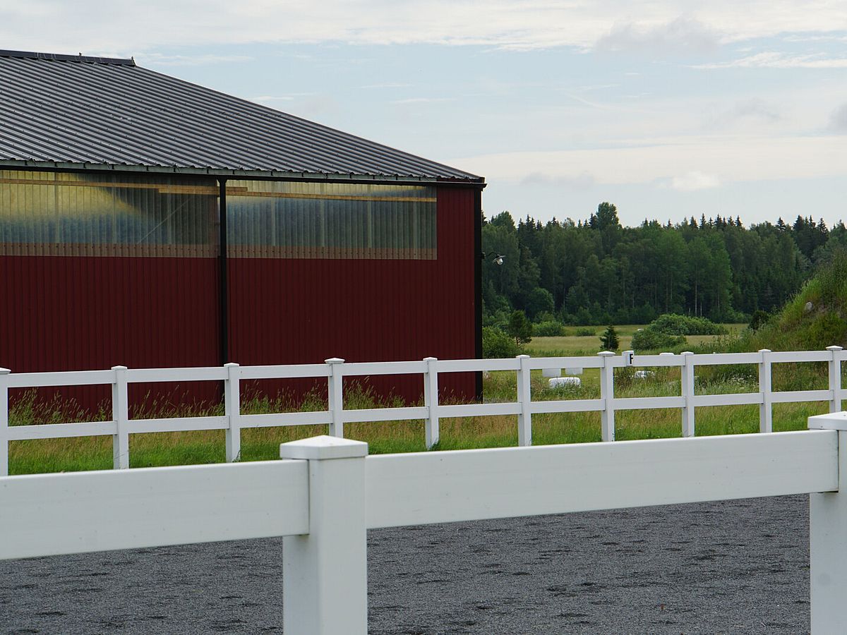 Ridhus, Hallstavik | BORGA